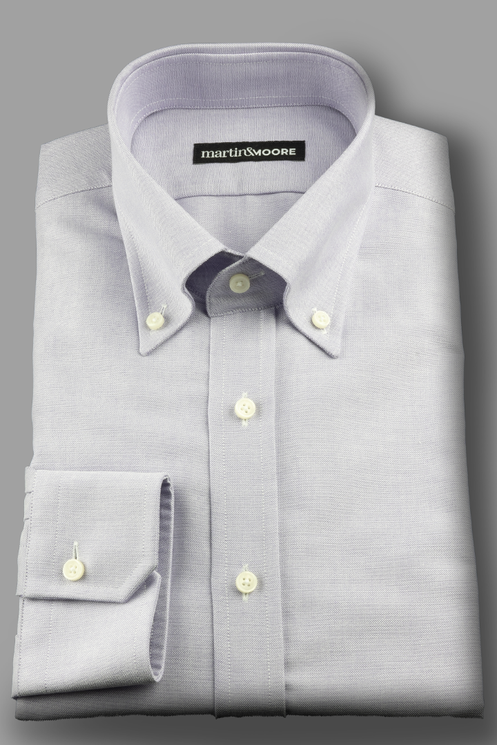 Męska bawełniana koszula OCBD w odcieniu lekko fiołkowym – duży kołnierz, odszywana plisa i ścięte mankiety