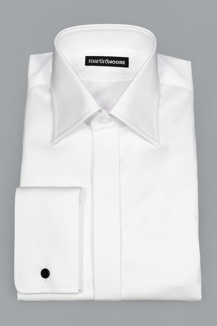 Biała formalna koszula z krytą plisą