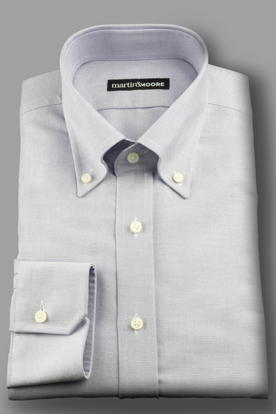 Męska bawełniana koszula OCBD w odcieniu lekko fiołkowym – duży kołnierz, odszywana plisa i ścięte mankiety